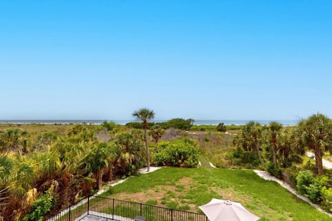 Beach Road Condo Unit 2 House in Siesta Beach