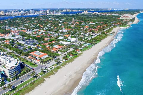 Breezy Ocean Escape House in Lake Worth