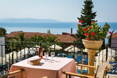 View (from property/room), Balcony/Terrace, Sea view