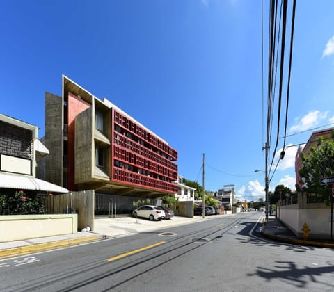 Facade/entrance