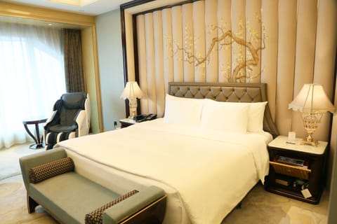 Wanda Reign Wuhan Hotel in Wuhan