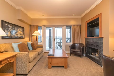 New Gorgeous Sidney Miraloma Condo in Sidney