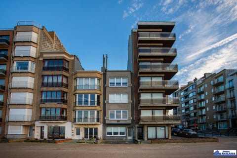 Property building, Neighbourhood