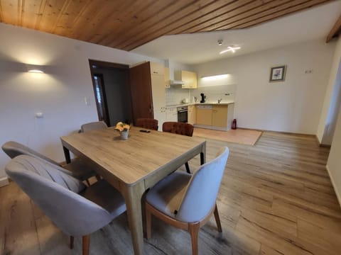 Dining area, kitchen