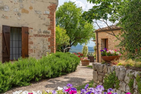 Relais CastelBigozzi Country House in Tuscany