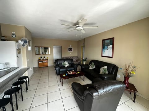 Kitchen or kitchenette, Living room, Seating area