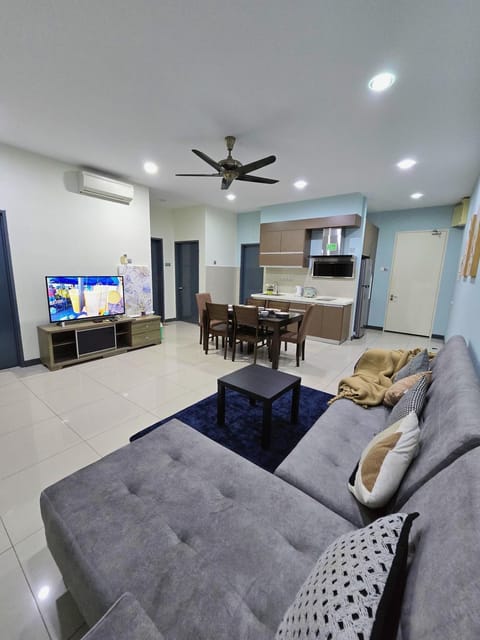 TV and multimedia, Living room, Seating area, Dining area