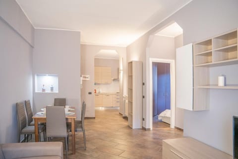 Kitchen or kitchenette, Seating area