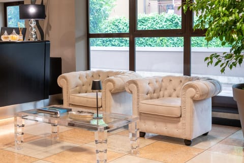 Communal lounge/ TV room, Lobby or reception