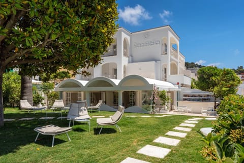 Pazziella Garden & Suites Hotel in Capri