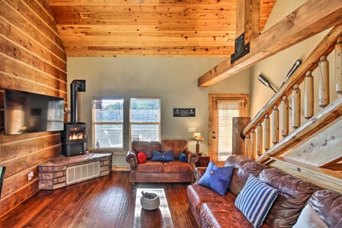 Lovely Garfield Cabin with Direct Beaver Lake Access Maison in Beaver Lake
