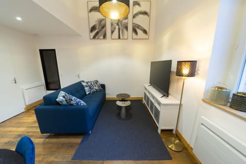 TV and multimedia, Living room, Lounge or bar