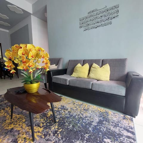 Afyra Muslim Homestay With City View -3bedroom- Condo in Brinchang