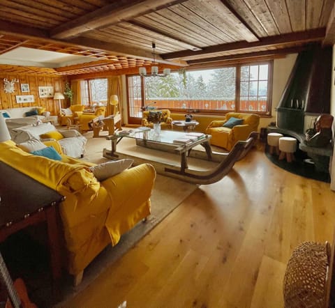 Colorado Riders Chalet Bed and Breakfast in Crans-Montana