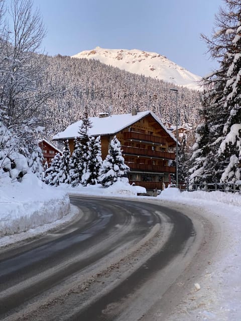 Property building, Day, Natural landscape, Winter