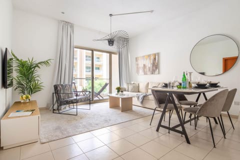 Frank Porter - Al Thayyal 2, The Greens Apartment in Dubai