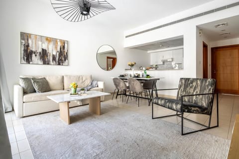 Frank Porter - Al Thayyal 2, The Greens Apartment in Dubai