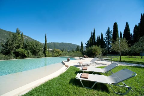 Mountain view, Swimming pool