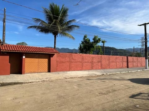 casa piscina jardim Ubatuba House in Ubatuba