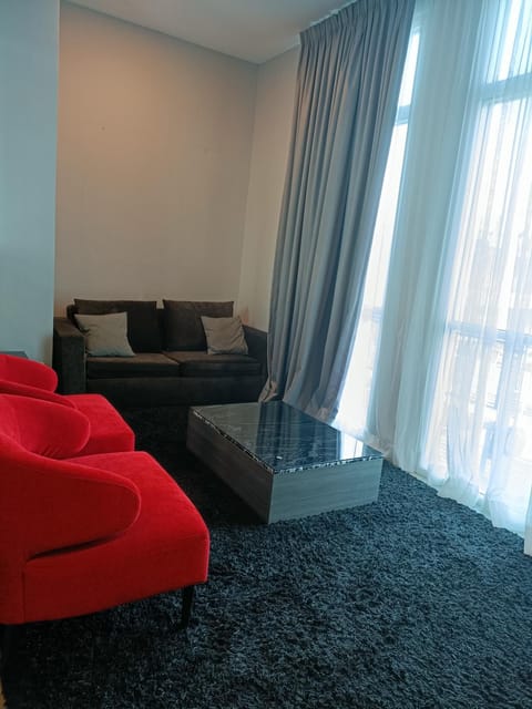 Maritime Luxury Two Bedroom Suite Karpah Signh Drive Condominio in George Town