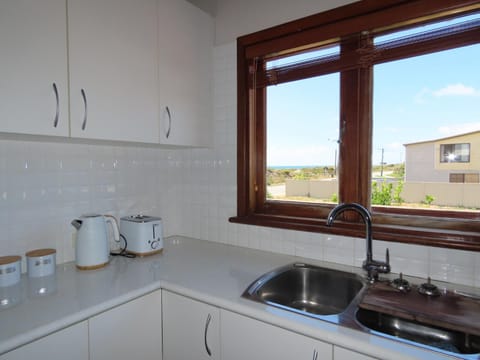 View (from property/room), Kitchen or kitchenette