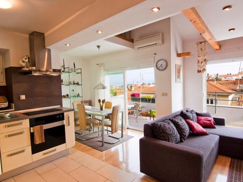 Kitchen or kitchenette, Living room, Dining area