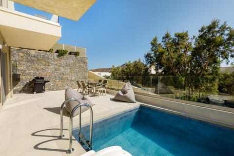 Balcony/Terrace, Swimming pool