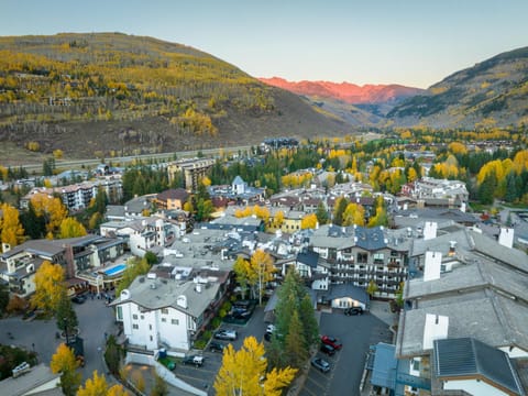 Property building, Nearby landmark, Day, Neighbourhood, Natural landscape, Bird's eye view, View (from property/room), Mountain view, Street view, Location