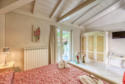 Villa Liberty Bed and Breakfast in Province of Brescia