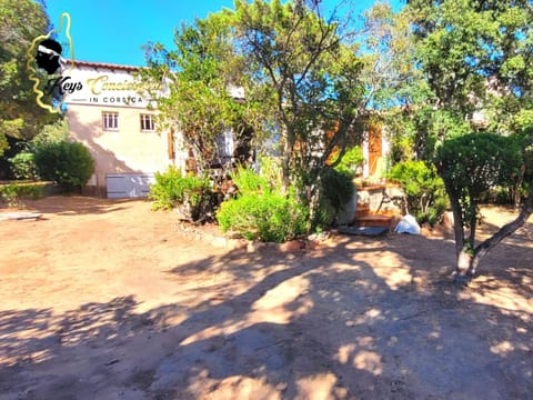 Property building, Natural landscape, Garden view