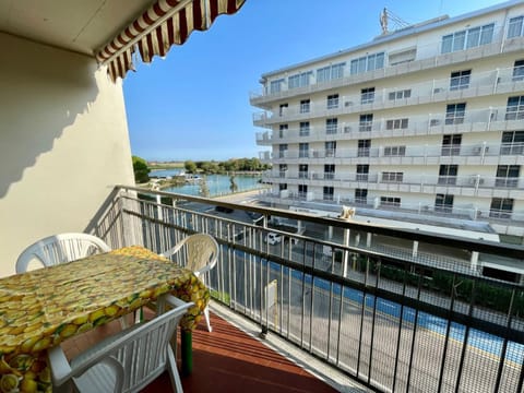 Balcony/Terrace, City view, Sea view, furniture