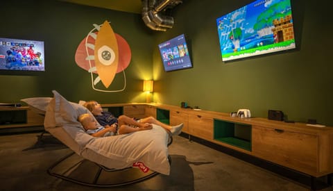 Game Room, TV and multimedia