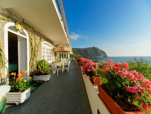 Facade/entrance, People, Solarium, View (from property/room), Balcony/Terrace