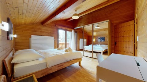 5min. from the ski slopes Crans-Montana, 2 bedrooms, covered parking Condo in Sierre
