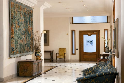 Lobby or reception, Decorative detail