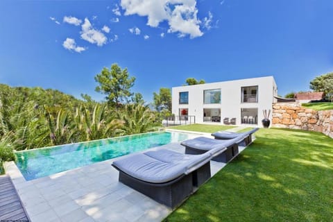 9m of center, Cannes high luxe Villa Mila 6bdrooms heated pool Sauna cinema fitness Villa in Mougins