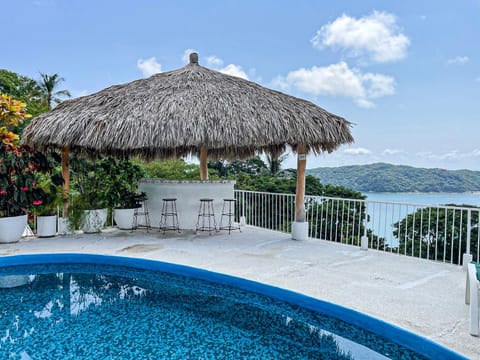 Vista espectacular, privada y desayuno incluido! House in Acapulco