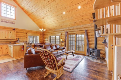 Idyllic Family Getaway Granby Cabin near Town House in Granby