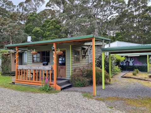 Strahan Backpackers Campeggio /
resort per camper in Strahan