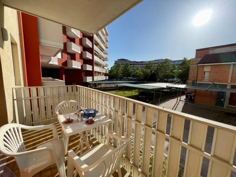 View (from property/room), Balcony/Terrace, furniture