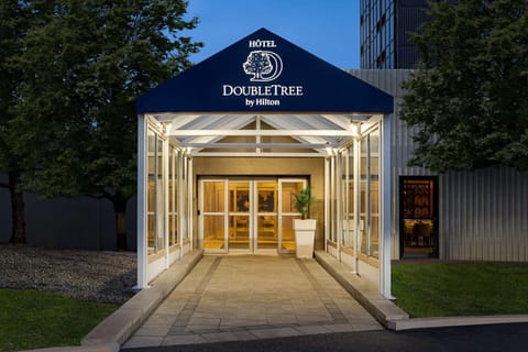 Doubletree By Hilton Pointe Claire Montreal Airport West Hotel in Pointe-Claire
