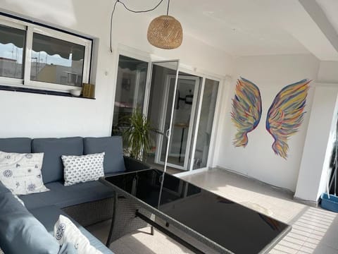 Sunny 3 bed beach flat - large terrace with sea view Apartamento in Port de Sagunt