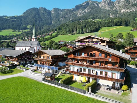 Property building, Natural landscape, Bird's eye view, Mountain view, Location