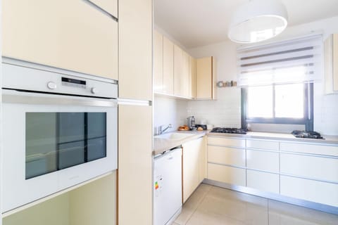 Luxury 4 Bedroom With Amazing View In Ramat Sharet Bayt Vegan Apartment in Jerusalem