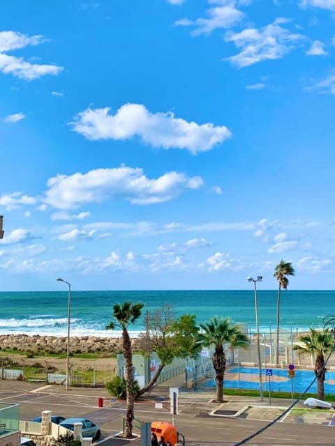 Luxury Bat Galim Nearby The Beach 4BR with balcony and SEA view Condominio in Haifa
