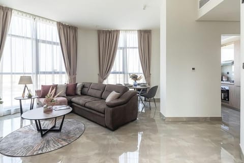Frank Porter - Majestique Residence 2 Apartment in Dubai
