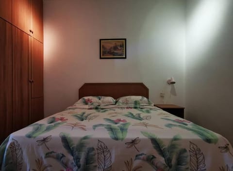 Cozy NEAR-BEACH Apartment - LazyCats' Den Apartment in Batu Ferringhi, Penang, Malaysia