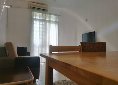 Cozy NEAR-BEACH Apartment - LazyCats' Den Apartment in Batu Ferringhi, Penang, Malaysia