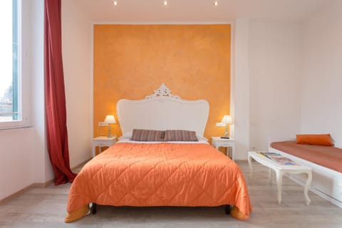 Colosseo Apartments and Rooms - Rome City Centre Apartment in Rome