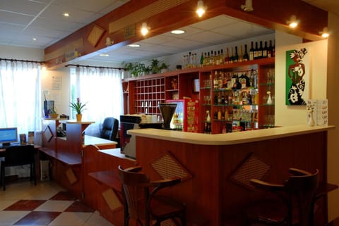 Lounge or bar, Lounge or bar